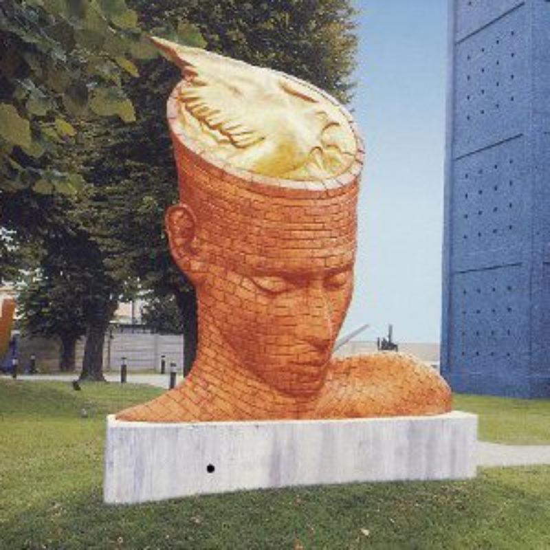 Man for peace: a sculpture by Franco Scepi